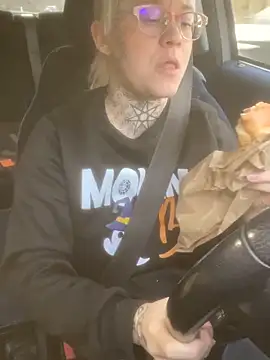 poussichienne online show from 11.27.25