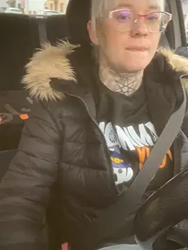 poussichienne online show from 11.28.25