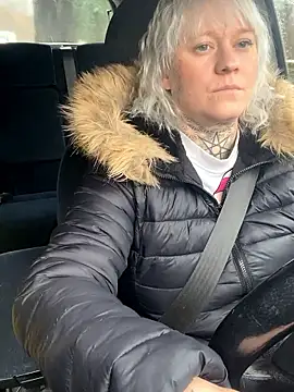 poussichienne online show from 01.12.26