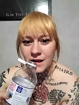 poussichienne online show from 04.20.26