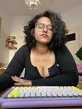 Curvydesifromgermany online show from 03.06.25
