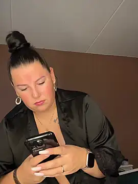 Snapshot of xlinastarrx chatting on 04.15.26 xlinastarrx online show from 04.15.26