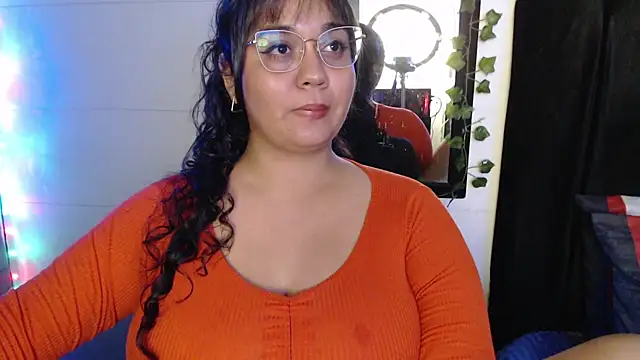 Snapshot of Alezapark chatting on 06.23.26 Alezapark online show from 06.23.26