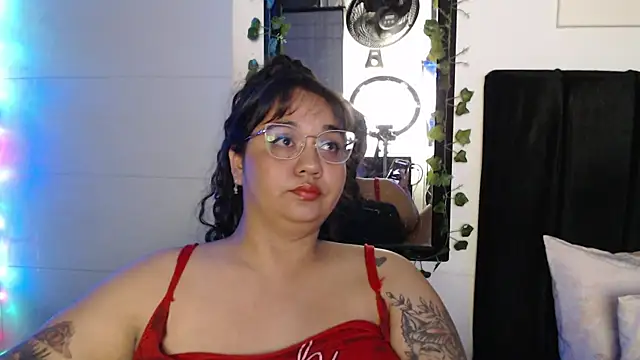 Snapshot of Alezapark chatting on 06.29.26 Alezapark online show from 06.29.26