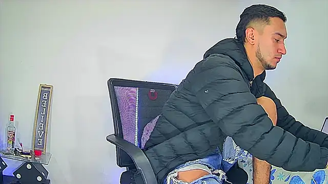 Snapshot of Kevin_Torres chatting on 02.13.26 Kevin Torres online show from 02.13.26