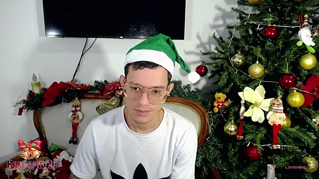 Snapshot of basic_Instinct chatting on 12.18.24 basic Instinct online show from 12.18.24