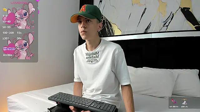 Snapshot of Dei_v_48 chatting on 01.21.25 Dei v 48 online show from 01.21.25