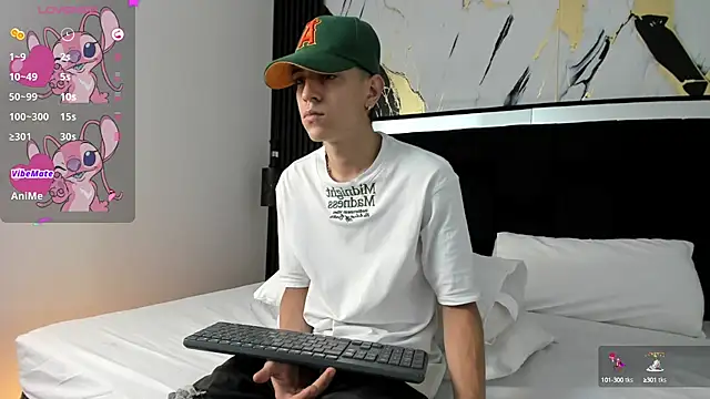 Snapshot of Dei_v_48 chatting on 01.21.25 Dei v 48 online show from 01.21.25