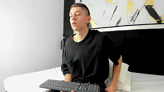 Snapshot of Dei_v_48 chatting on 03.07.25 Dei v 48 online show from 03.07.25