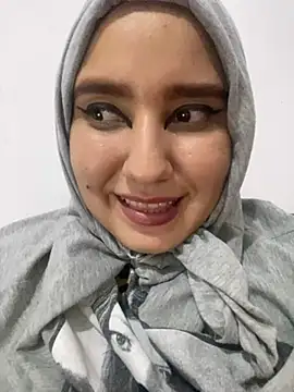 hannahayat online show from 12.12.24