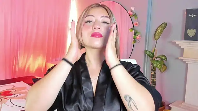 Snapshot of tiffany_becker chatting on 07.10.26 tiffany becker online show from 07.10.26