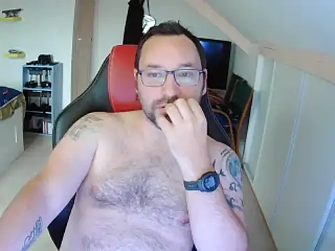 Snapshot of Fantaxx86 chatting on 12.16.24 Fantaxx86 online show from 12.16.24