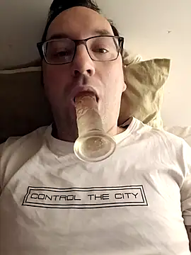 Snapshot of Fantaxx86 chatting on 12.25.24 Fantaxx86 online show from 12.25.24