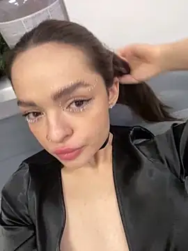 Snapshot of AnaWest chatting on 01.13.25 AnaWest online show from 01.13.25