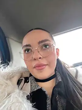 Snapshot of AnaWest chatting on 01.25.25 AnaWest online show from 01.25.25