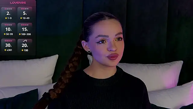 Snapshot of AnaWest chatting on 02.20.25 AnaWest online show from 02.20.25