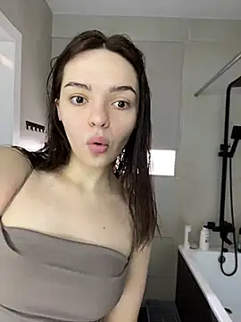 Snapshot of AnaWest chatting on 03.18.25 AnaWest online show from 03.18.25