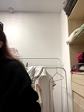 Snapshot of AnaWest chatting on 10.03.25 AnaWest online show from 10.03.25