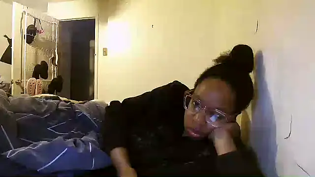 Snapshot of madamsensuale chatting on 03.14.25 madamsensuale online show from 03.14.25