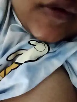 Snapshot of smile_pretty chatting on 12.18.24 smile pretty online show from 12.18.24