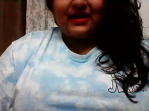 Snapshot of smile_pretty chatting on 01.23.25 smile pretty online show from 01.23.25