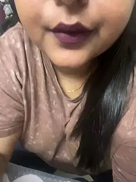 Snapshot of smile_pretty chatting on 02.25.25 smile pretty online show from 02.25.25