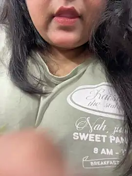 Snapshot of smile_pretty chatting on 02.04.26 smile pretty online show from 02.04.26