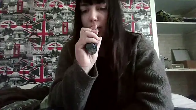 Lynylou online show from 11.21.25