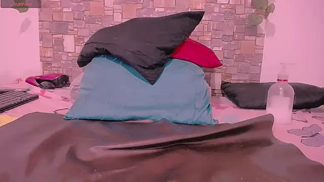 CrazyRousex online show from 01.17.25