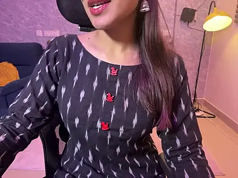 Snapshot of MidnightFlame chatting on 12.21.24 MidnightFlame online show from 12.21.24