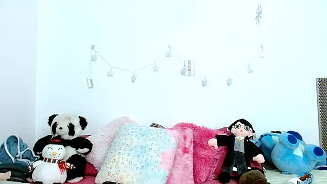 kendallsweet7 online show from 02.13.25