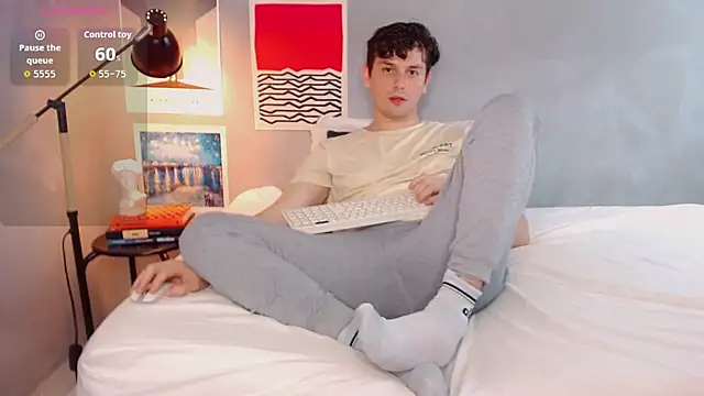 Elio555 online show from 10.31.25