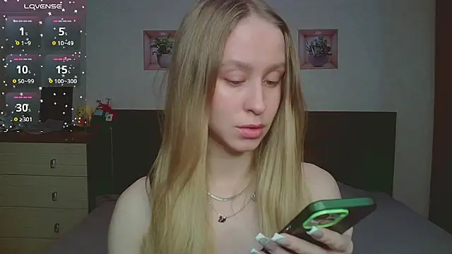 Snapshot of Lily__Devil chatting on 01.14.26 Lily Devil online show from 01.14.26