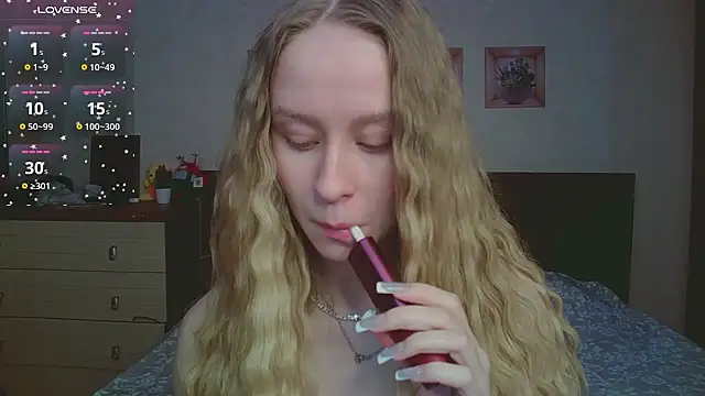 Snapshot of Lily__Devil chatting on 01.19.26 Lily Devil online show from 01.19.26