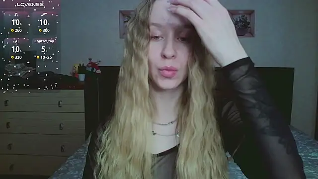 Snapshot of Lily__Devil chatting on 02.10.26 Lily Devil online show from 02.10.26