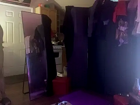 Snapshot of bigshh8 chatting on 09.21.25 bigshh8 online show from 09.21.25