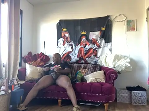 Snapshot of bigshh8 chatting on 10.30.25 bigshh8 online show from 10.30.25