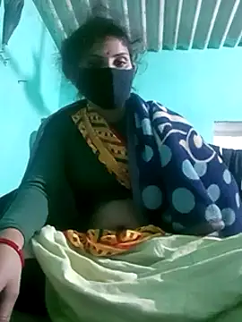 Snapshot of Hotsarina chatting on 01.24.25 Hotsarina online show from 01.24.25