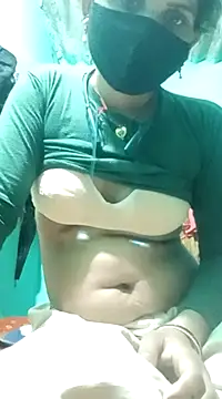 Snapshot of Hotsarina chatting on 03.04.25 Hotsarina online show from 03.04.25