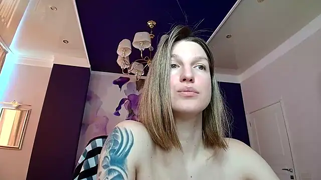 EmilyWalkeri online show from 03.10.25