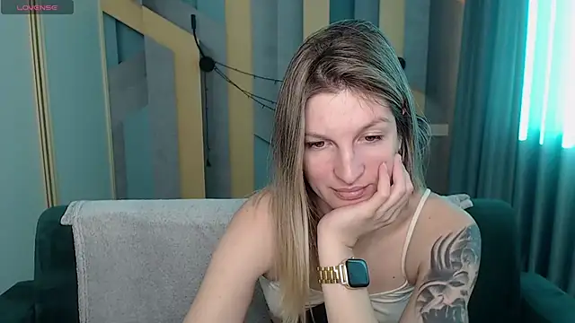 EmilyWalkeri online show from 02.10.26