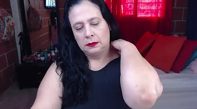 Snapshot of karlaton1977 chatting on 02.06.25 karlaton1977 online show from 02.06.25