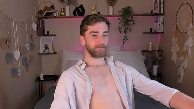 Snapshot of DexterDexx chatting on 10.24.25 DexterDexx online show from 10.24.25