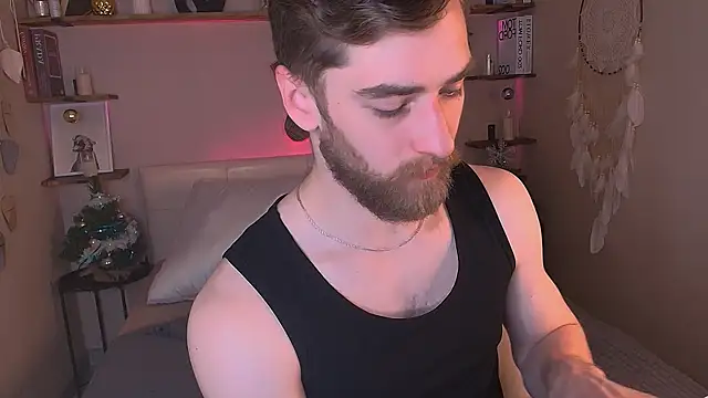 Snapshot of DexterDexx chatting on 12.14.25 DexterDexx online show from 12.14.25