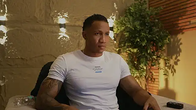 Logan Varela online show from 11.16.25