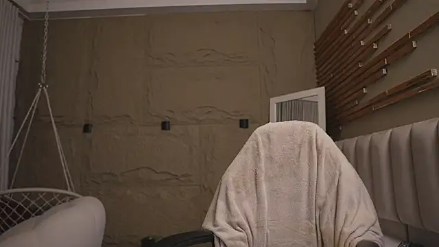 Logan Varela online show from 03.23.26