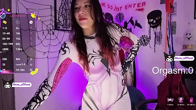 1Alana W online show from 10.30.25