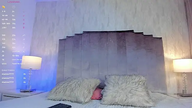 Snapshot of valeryy_stone chatting on 10.30.25 valeryy stone online show from 10.30.25