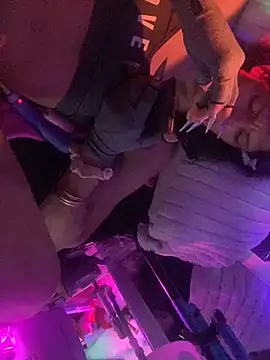 gurlnips online show from 12.01.25