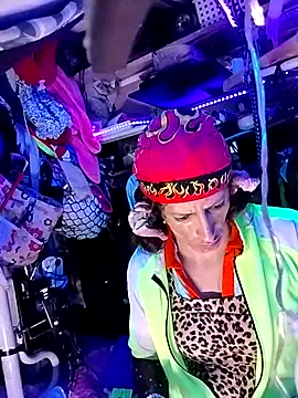 gurlnips online show from 03.20.26